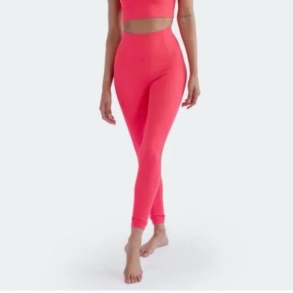 girlfriend collective Pants - Girlfriend Collective Bright Pink compressive High-Rise Leggings in geranium